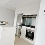 G901S - Bright Zetland Escape With City Views