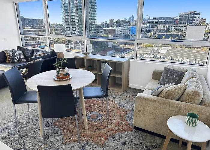 G901S - Bright Zetland Escape With City Views